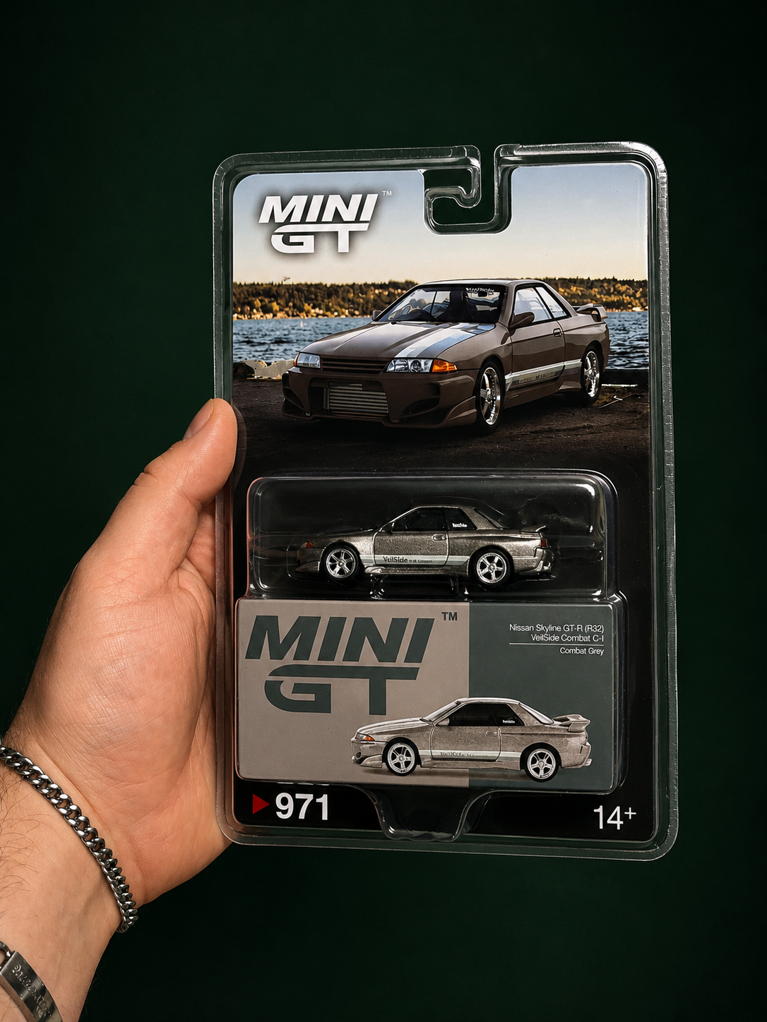 MGT00971-BL Nissan Skyline GT-R (R32) VeilSide Combat C-1